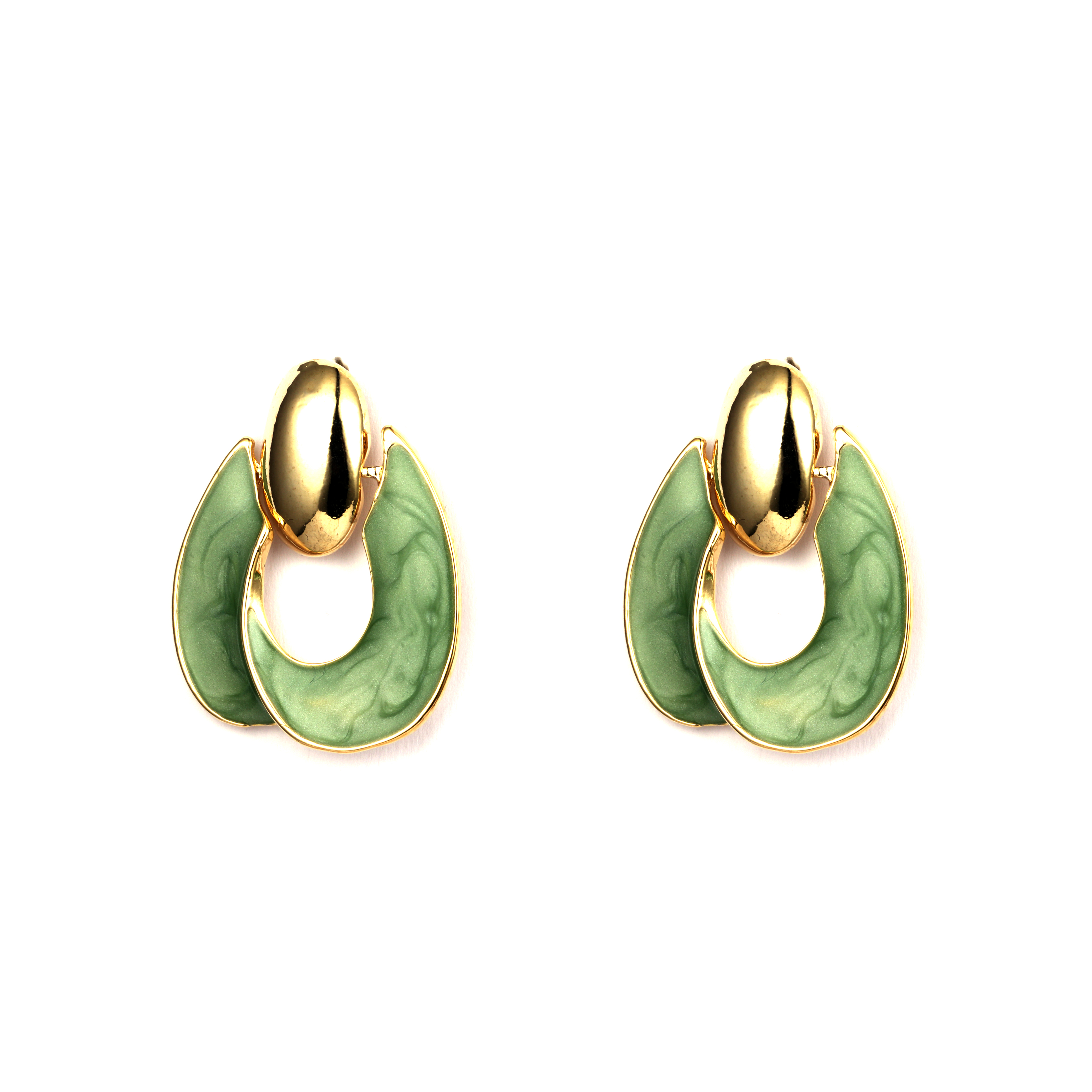 绿色珐琅彩绘耳环 